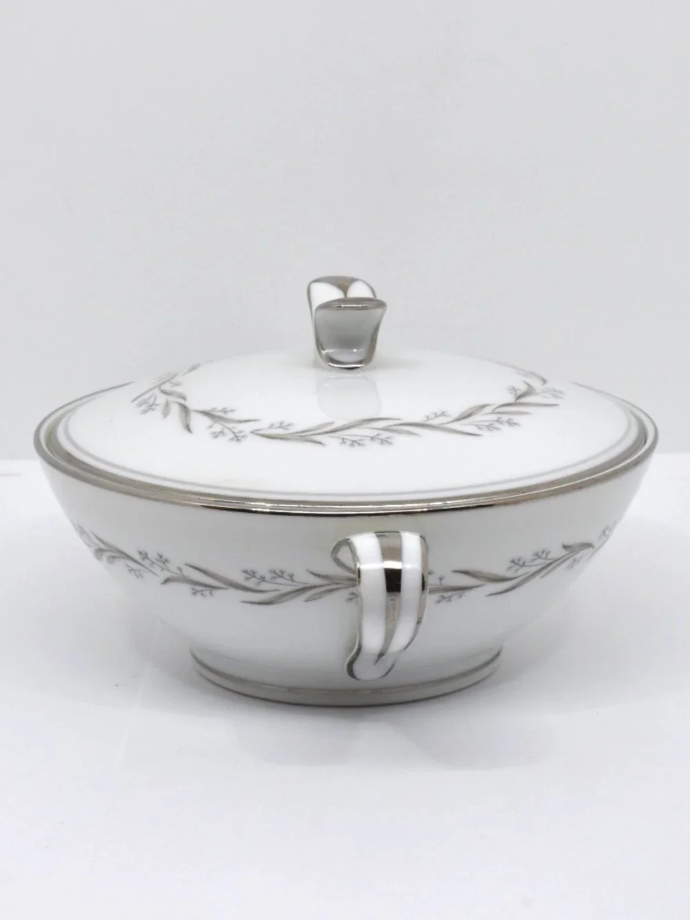 Noritake Almont Blue Berries with Grey Leaves Sugar Bowl, 1960-1966